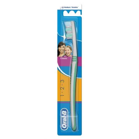 Periuta de dinti manuala Classic, 40 Medium, Oral-B